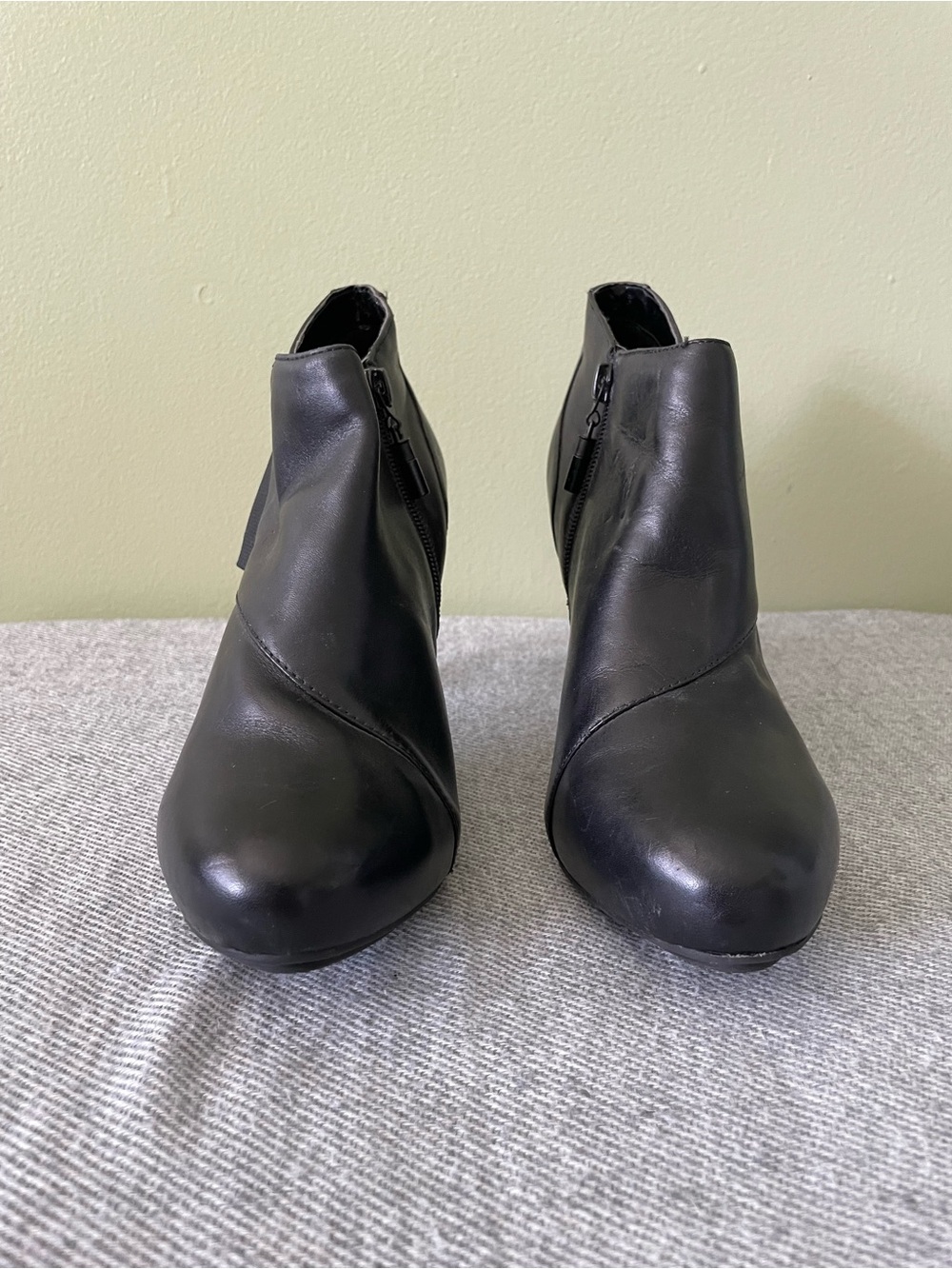 me too Black Leather Ankle Booties with Side Zip Detail